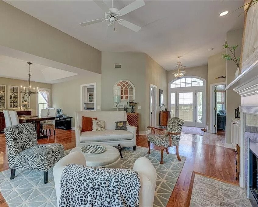 ️ Real Estate Crush of the Week: 33 Wax Myrtle Court